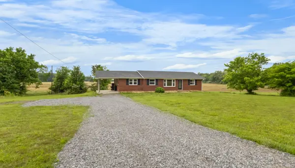 3070 Dover Rd, Woodlawn, TN 37191