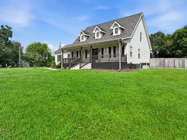 1504 Bradshaw Dr, Columbia, TN 38401