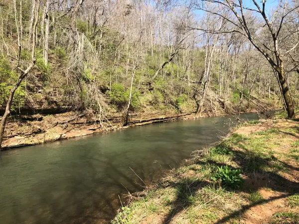 1725 Rains Rd, Clarksville, TN 37042