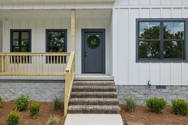 295 Meadow Dr, Gordonsville, TN 38563