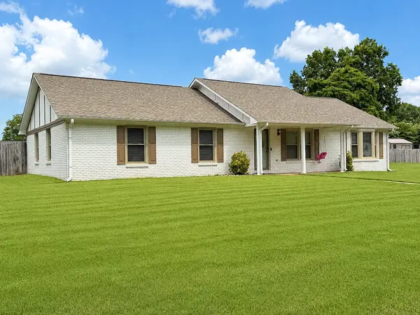 133 Oak Hill Dr #E, Florence, AL 35633