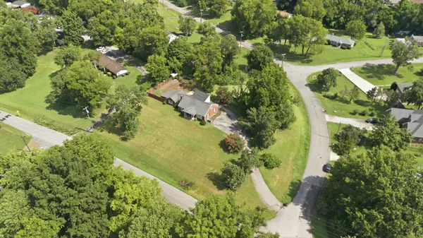 729 Greymont Dr, Nashville, TN 37217