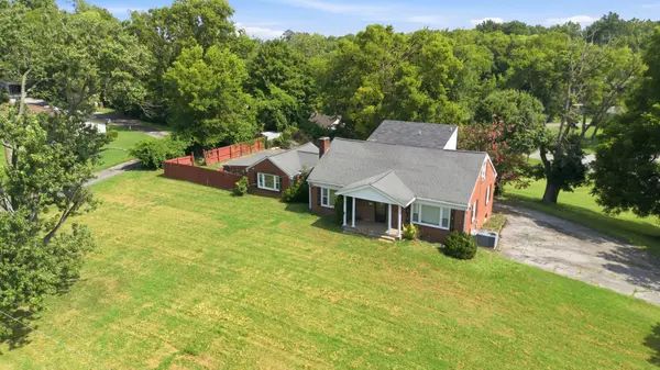729 Greymont Dr, Nashville, TN 37217