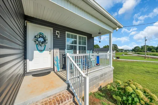 3366 Oak Grove Rd, Decherd, TN 37324