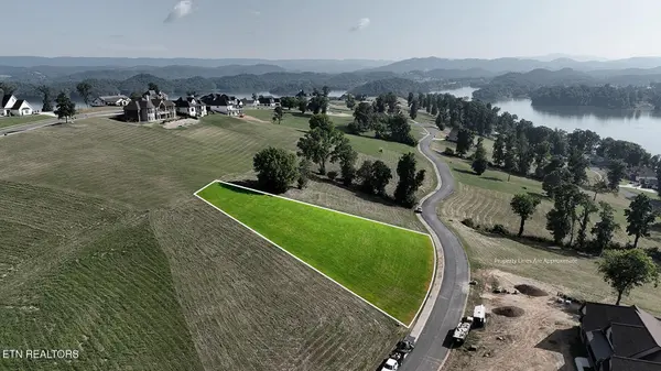 2429 Starboard Crest Rd, Morristown, TN 37814