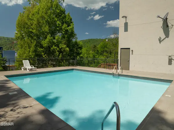 354 E Holly Ridge Road #401, Gatlinburg, TN 37738