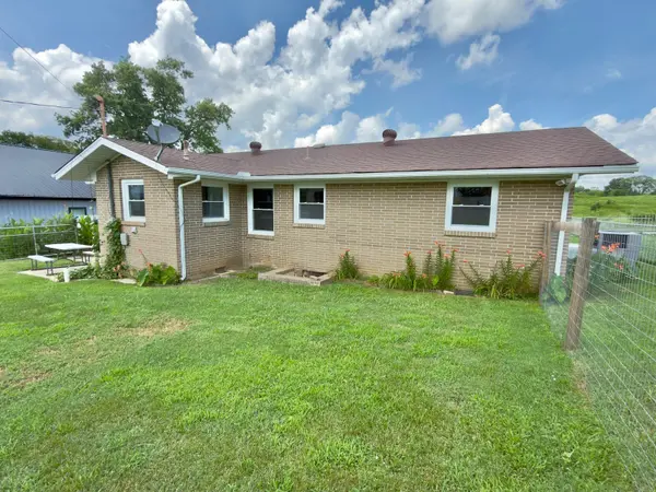 925 Old McMinnville Rd, Woodbury, TN 37190
