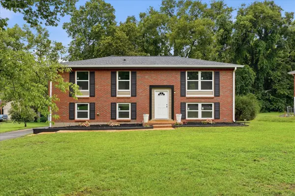 5009 Bonnameade Dr, Hermitage, TN 37076