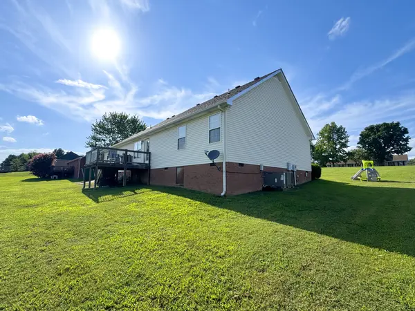 185 Ridgecrest Rd, Hartsville, TN 37074