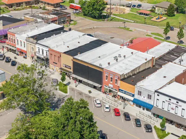 37 Broadway St, Mc Kenzie, TN 38201