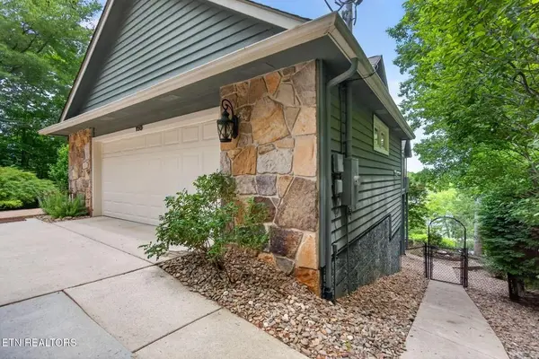 150 Lynhurst Dr, Crossville, TN 38558