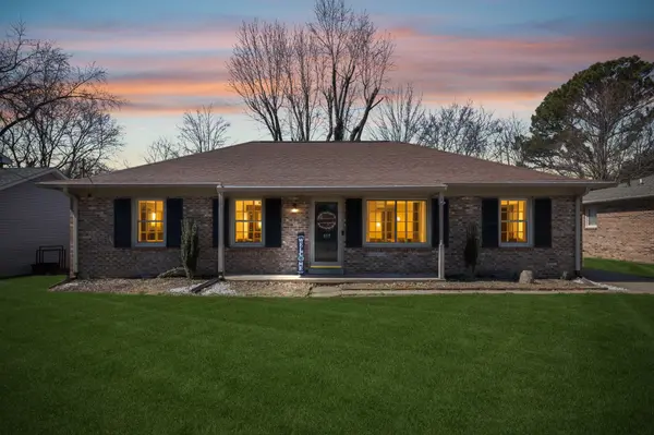 917 Springmont Dr, Hopkinsville, KY 42240