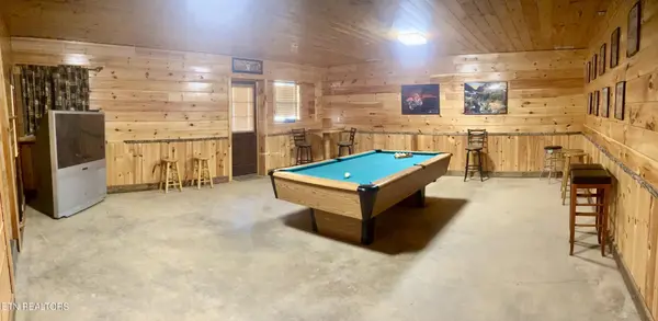 126 Rafter Rd, Tellico Plains, TN 37385