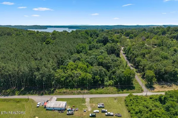 24 Hinch St, Spring City, TN 37381