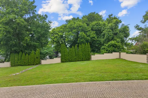 705 Halcyon Way, Columbia, TN 38401