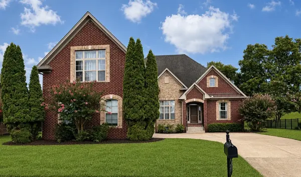 1007 Broughton Pl, Gallatin, TN 37066