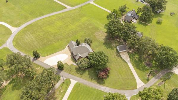 245 NELLIE LN, Savannah, TN 38372
