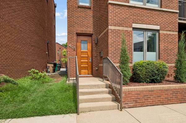 418 Van Buren St, Nashville, TN 37208