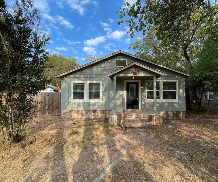 503 Byrne ST, Smithville, TX 78957