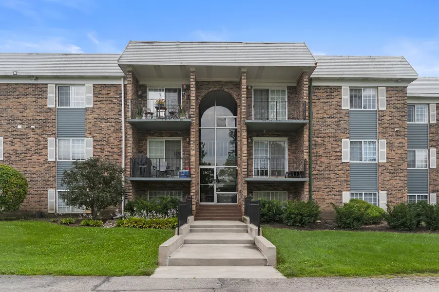 1617 N Windsor DR #208, Arlington Heights, IL 60004
