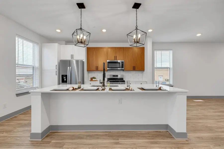 8871 Meridian TRL, Woodbury, MN 55125