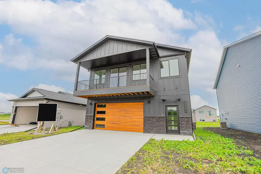 6582 68th ST S, Horace, ND 58047