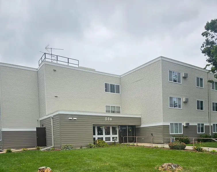 306 S East ST, Caledonia, MN 55921