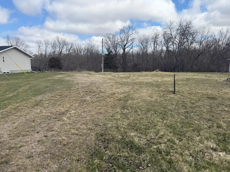 916 Jefferson DR, Zumbrota, MN 55992