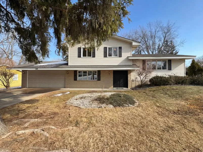 3480 Milton ST N, Shoreview, MN 55126