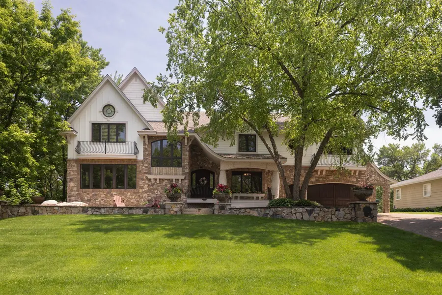 4913 W Sunnyslope RD, Edina, MN 55424