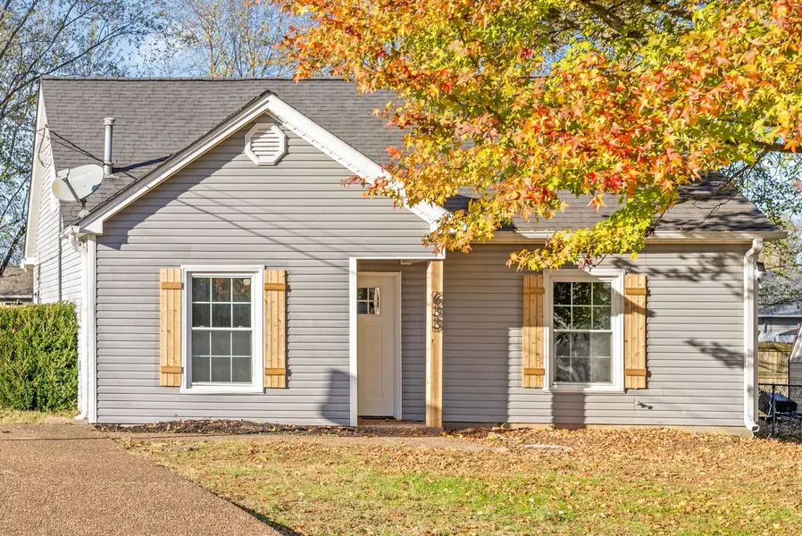 633 Foxfield Rd, Hopkinsville, KY 42240