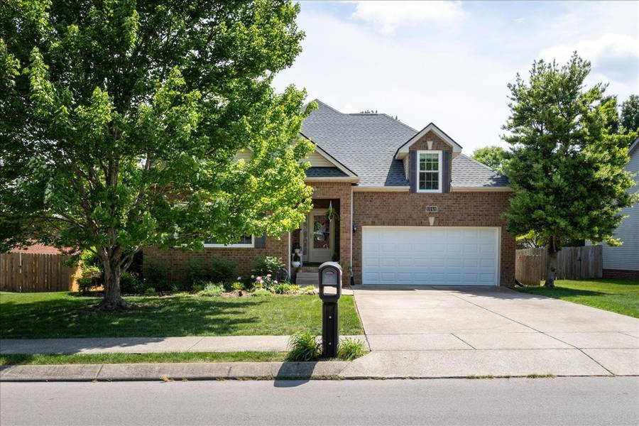 1242 Chapmans Retreat Dr, Spring Hill, TN 37174