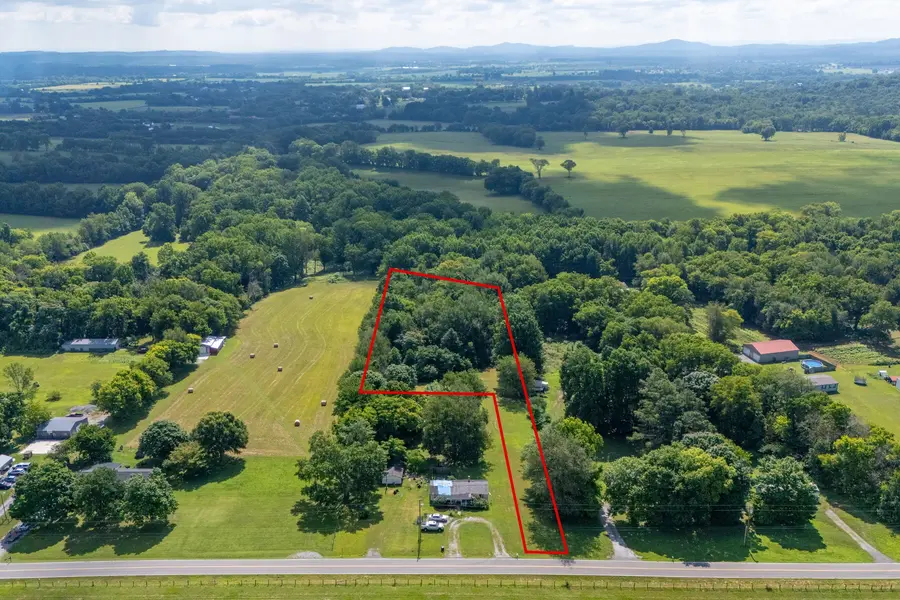 1136 Elmore Rd, Eagleville, TN 37060
