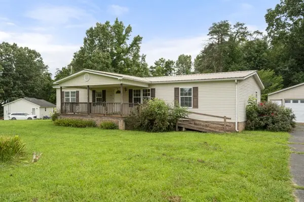 301 Shirley Bates Dr, Clifton, TN 38425