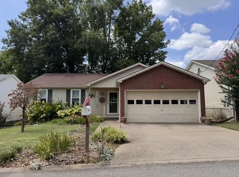 102 River Bend Rd, Hendersonville, TN 37075
