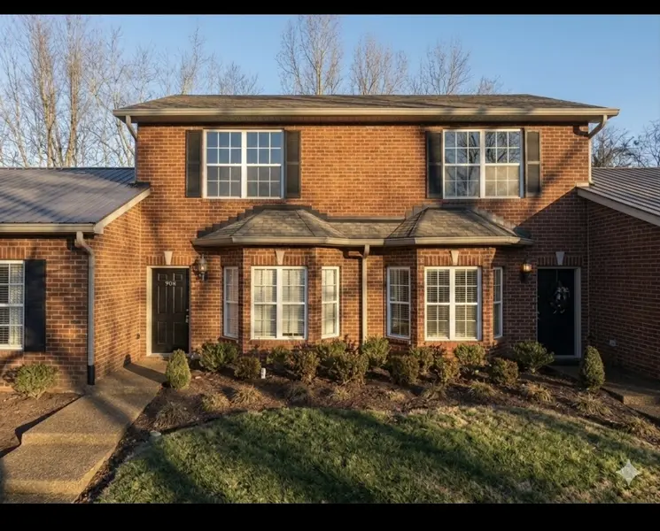 906 Cashmere Dr, Thompsons Station, TN 37179