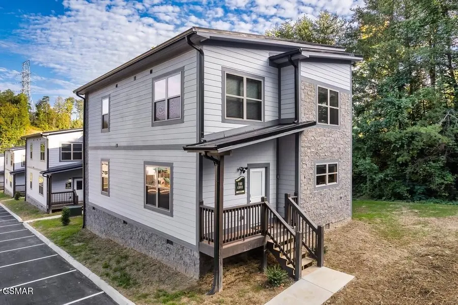 576 Dollywood Lane #9, Pigeon Forge, TN 37863