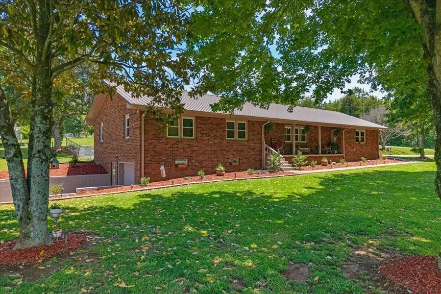 2065 Hwy 30 #E, Athens, TN 37303