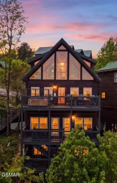 1274 Bear Cub Way #4, Gatlinburg, TN 37738