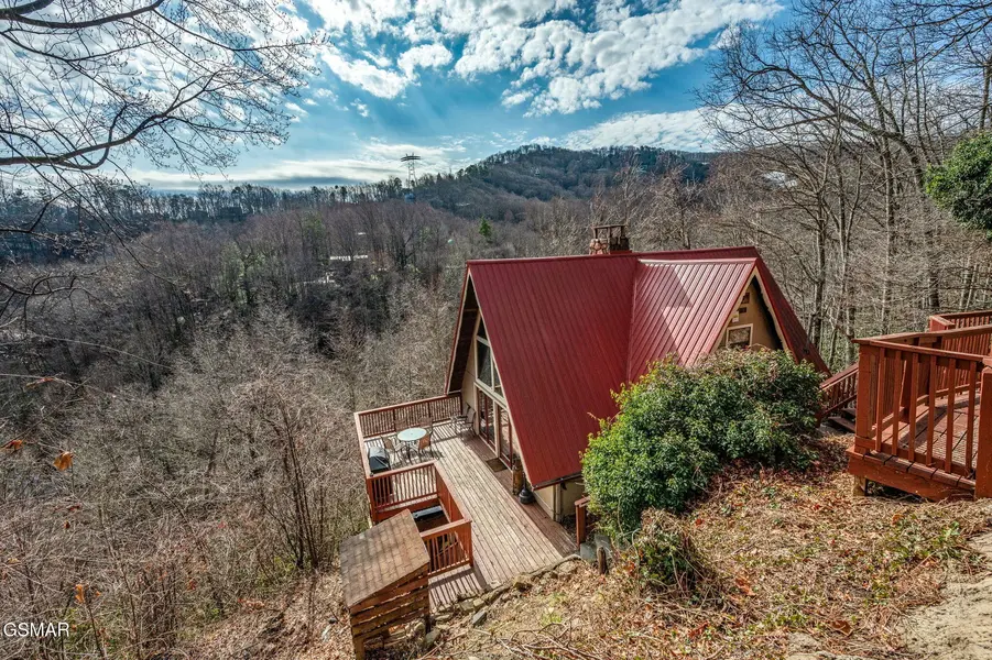 1125 Lower Alpine Way, Gatlinburg, TN 37738