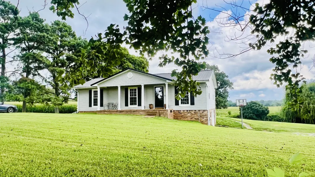 80 Gang Rd, Lawrenceburg, TN 38464