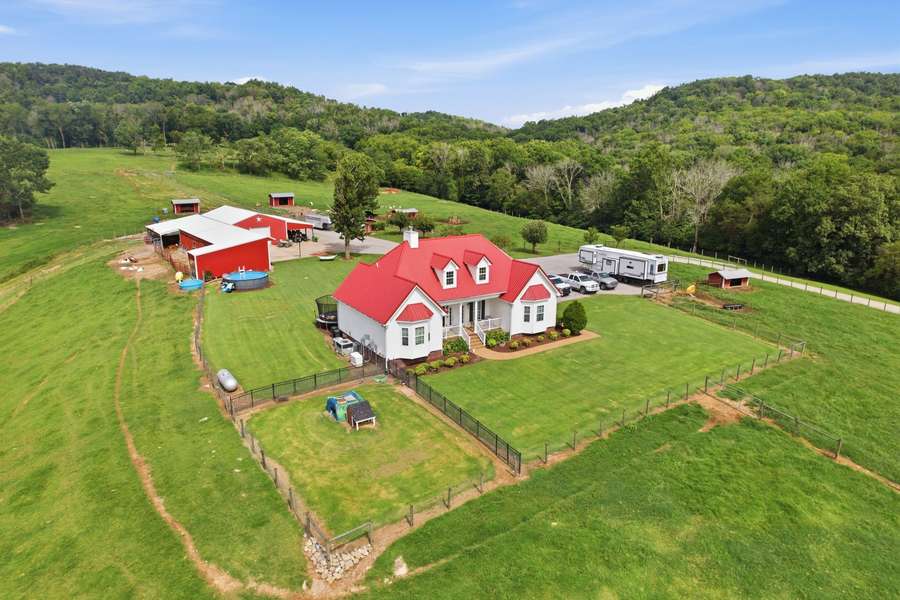 7595 Nolensville Rd, Nolensville, TN 37135