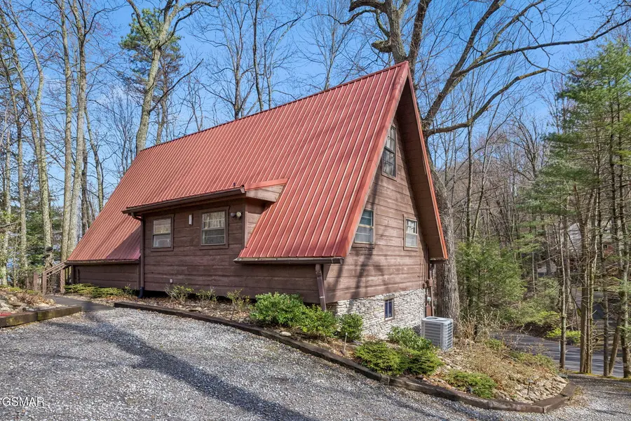 1235 N Baden Drive, Gatlinburg, TN 37738