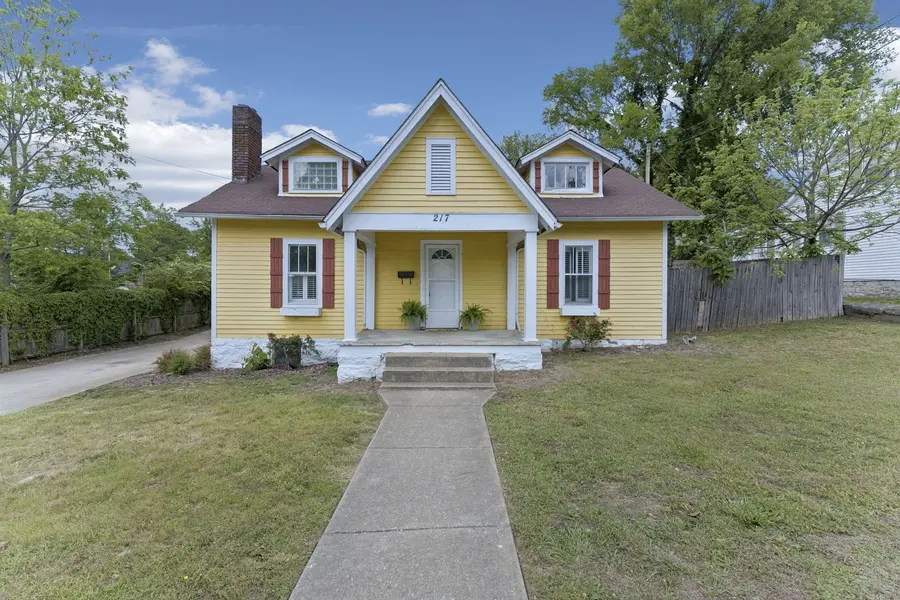 217 College Ave #E, Carthage, TN 37030