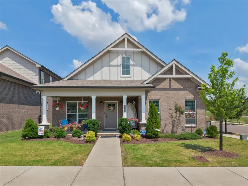 6300 York Dr, Hermitage, TN 37076