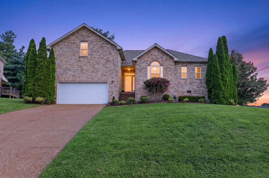 1738 Dryden Dr, Spring Hill, TN 37174