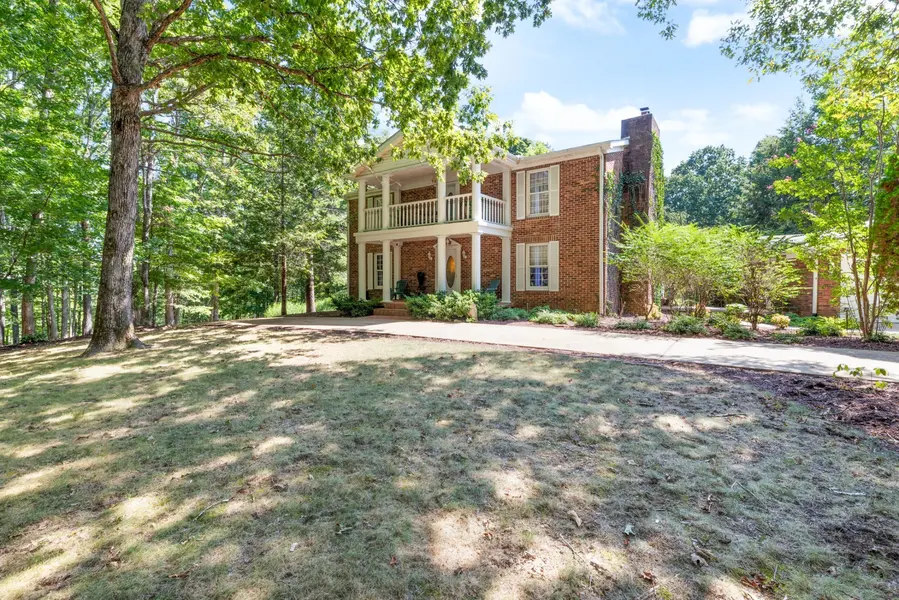 7422 Indian Creek Rd, Mc Ewen, TN 37101