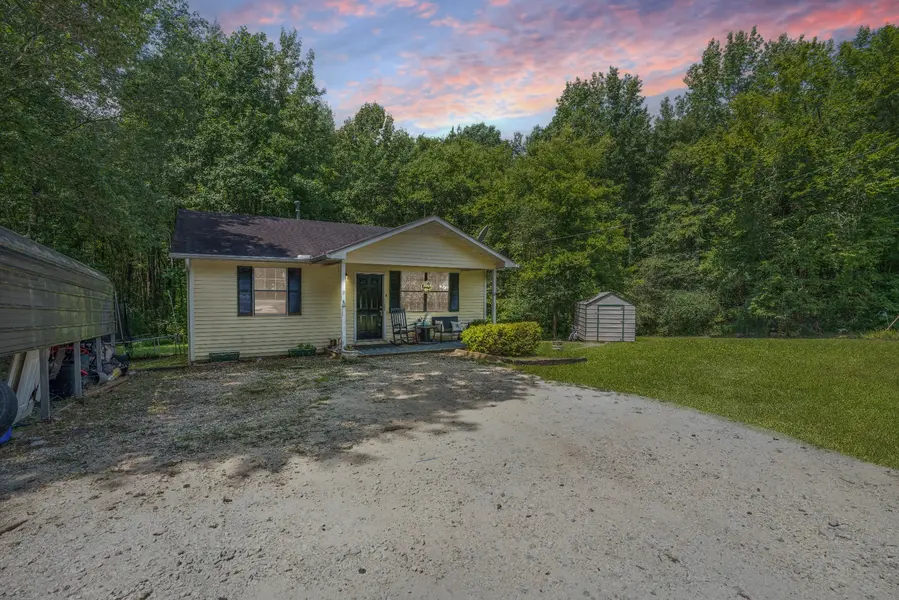 631 Wren Ave, Camden, TN 38320