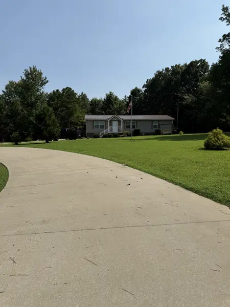 565 Mt  Zion Rd, Mc Ewen, TN 37101