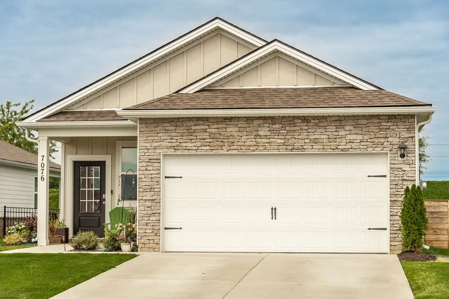 7076 Lang Ave, White House, TN 37188